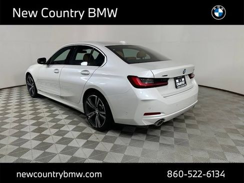 Used 2024 BMW 330i xDrive Sedan w/ Premium Package AWD/4WD image 4