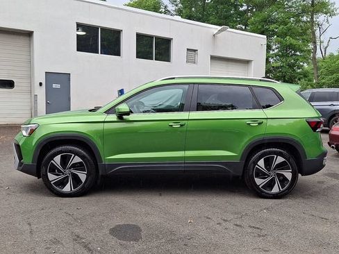 Certified 2025 Volkswagen Taos SE AWD/4WD image 6