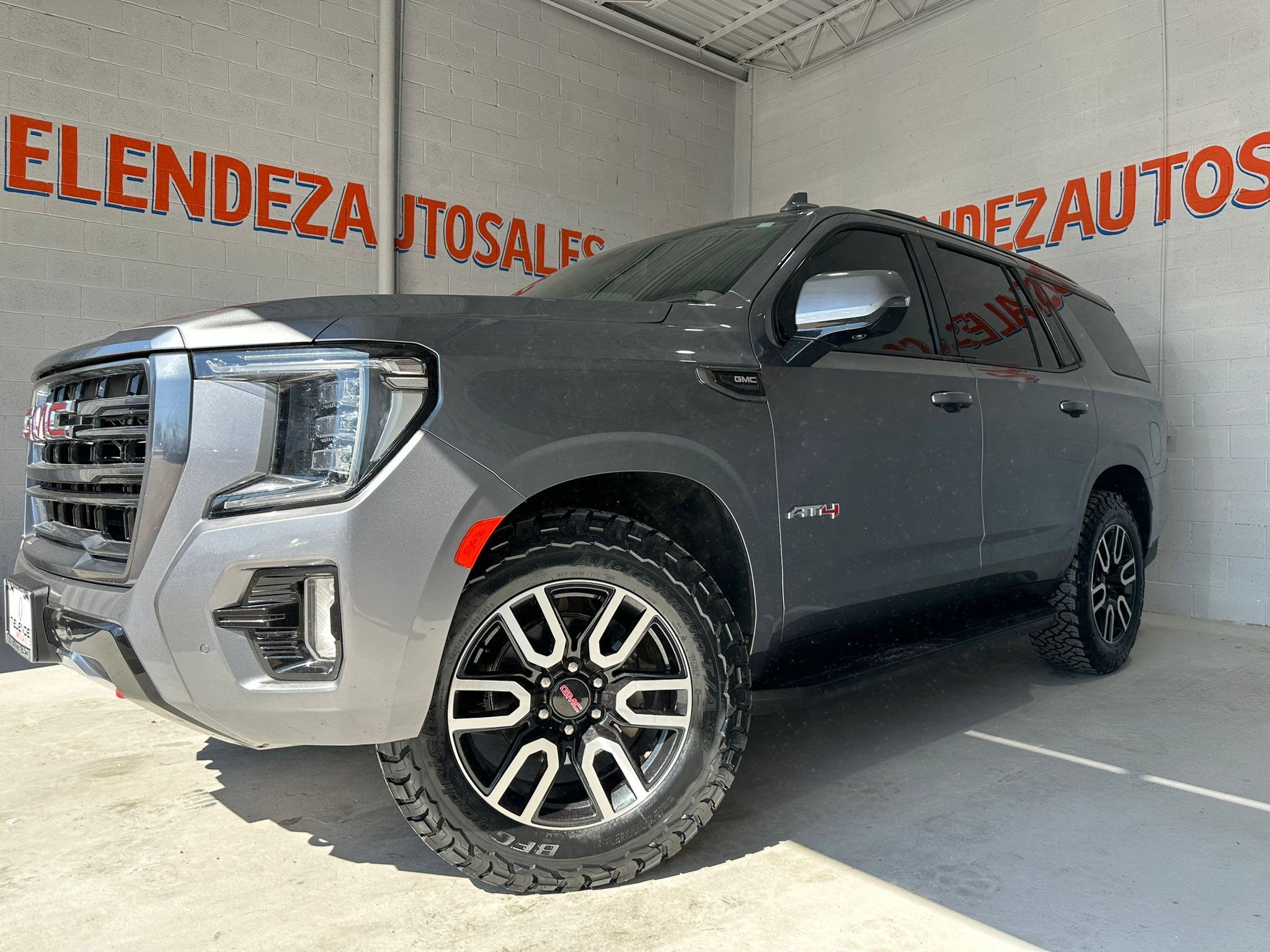 Used 2022 GMC Yukon AT4 AWD/4WD image 1