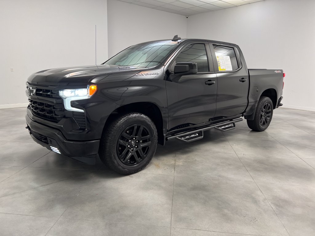 Used 2023 Chevrolet Silverado 1500 RST w/ Protection Package AWD/4WD image 4