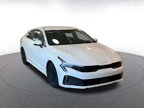 Used 2025 Kia K5 LXS FWD image 3