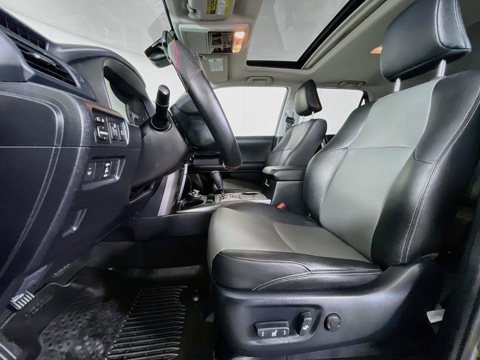 Used 2020 Toyota 4Runner SR5 Premium w/ Moonroof Package AWD/4WD image 23