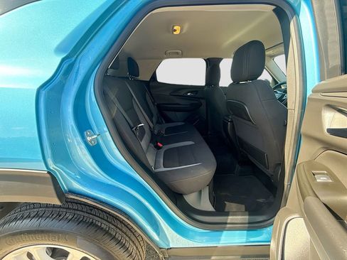 Used 2025 Chevrolet TrailBlazer LS w/ LS Convenience Package AWD/4WD image 24