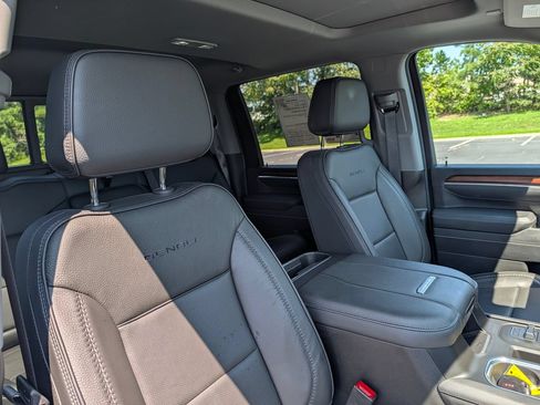 Used 2025 GMC Sierra 2500 Denali w/ Denali Reserve Package AWD/4WD image 14