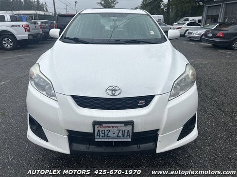 Used 2010 Toyota Matrix S image 2