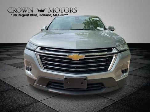Used 2023 Chevrolet Traverse LT w/ LT Premium Package AWD/4WD image 7