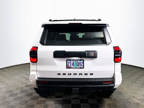 Certified 2025 Toyota 4Runner TRD Off-Road image 7