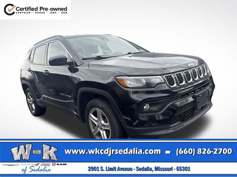 Used 2024 Jeep Compass Latitude AWD/4WD image 1