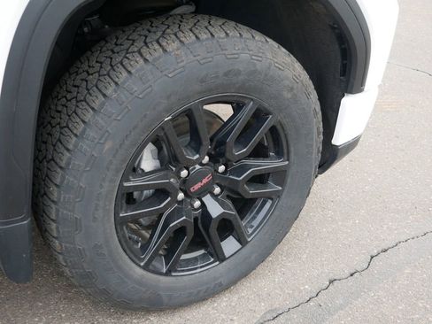 Used 2024 GMC Sierra 1500 Elevation image 9