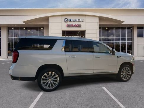 Used 2022 GMC Yukon XL Denali image 15