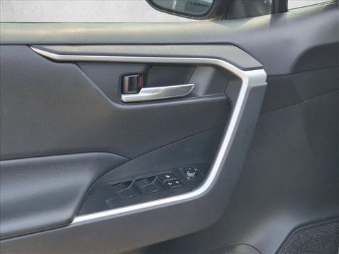 Used 2021 Toyota RAV4 XLE w/ Convenience Package FWD image 8
