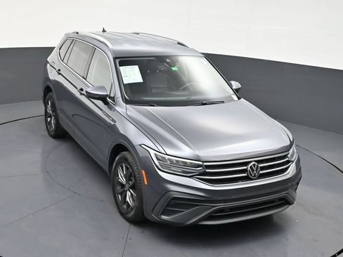 Used 2024 Volkswagen Tiguan SE FWD image 15