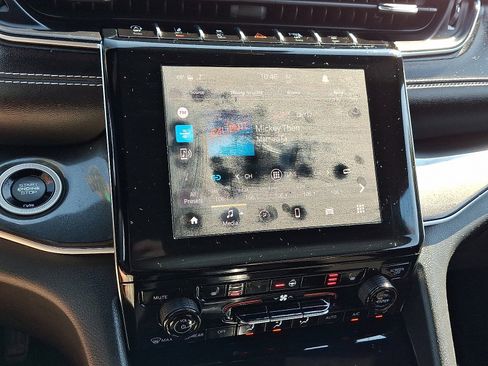 Used 2022 Jeep Grand Cherokee L Laredo image 17