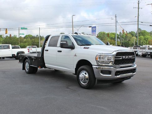 Used 2024 RAM 3500 Tradesman w/ Chrome Appearance Group image 8