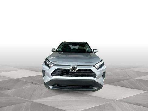 Used 2025 Toyota RAV4 XLE FWD image 3