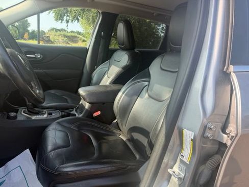Used 2016 Jeep Cherokee Limited w/ Safetytec Group AWD/4WD image 10