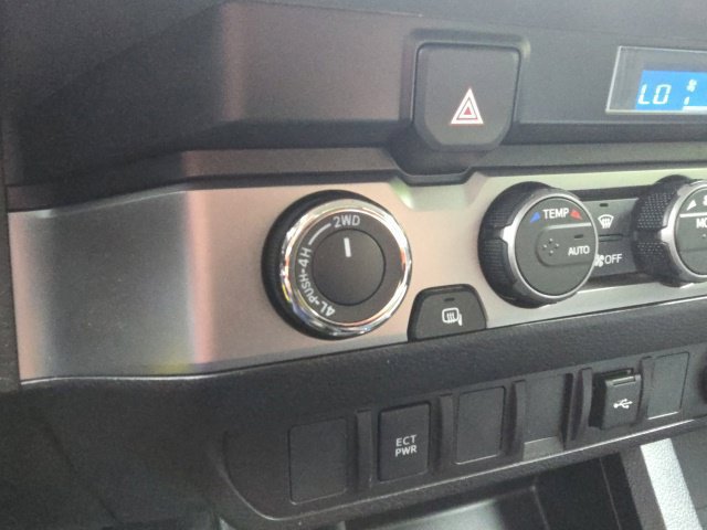 Used 2021 Toyota Tacoma SR5 AWD/4WD image 35