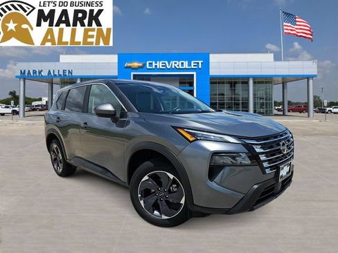 Used 2025 Nissan Rogue SV FWD image 1