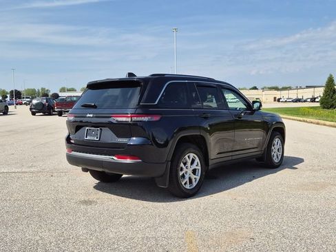 Used 2023 Jeep Grand Cherokee Limited AWD/4WD image 5