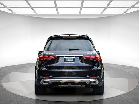 New 2026 Mercedes-Benz GLS 580 4MATIC image 3