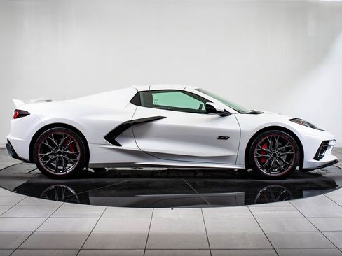 Used 2023 Chevrolet Corvette Stingray Premium Conv w/ Z51 Performance Package image 7
