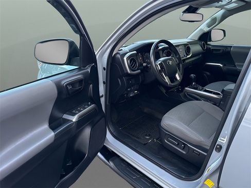 Used 2021 Toyota Tacoma SR5 image 13