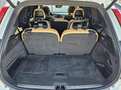 Used 2017 Volvo XC90 T6 Momentum w/ Vision Package AWD/4WD image 19
