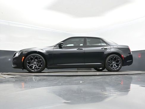 Used 2020 Chrysler 300 S w/ 300S Premium Group image 41