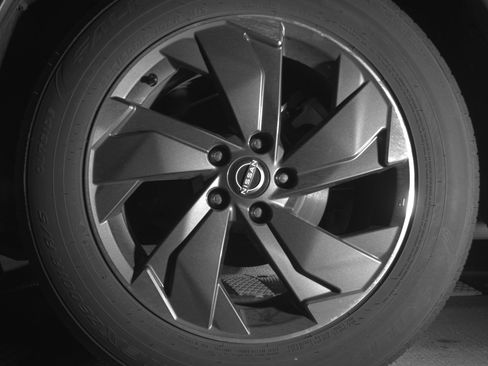 Used 2025 Nissan Rogue SV image 14