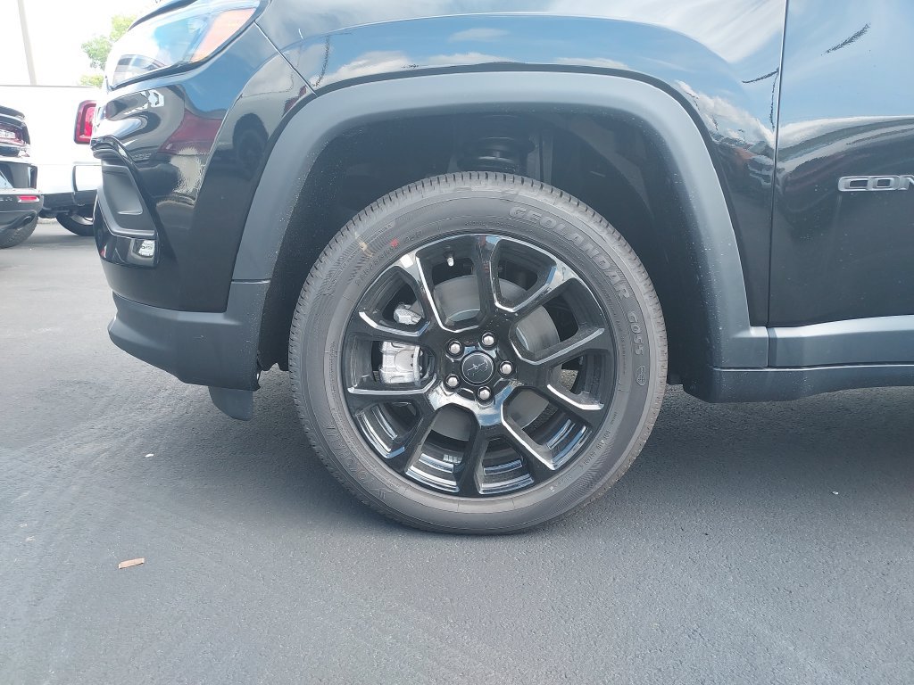 New 2026 Jeep Compass Latitude AWD/4WD image 10