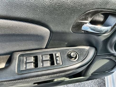 Used 2014 Dodge Avenger SE w/ Rallye Appearance Group FWD image 17