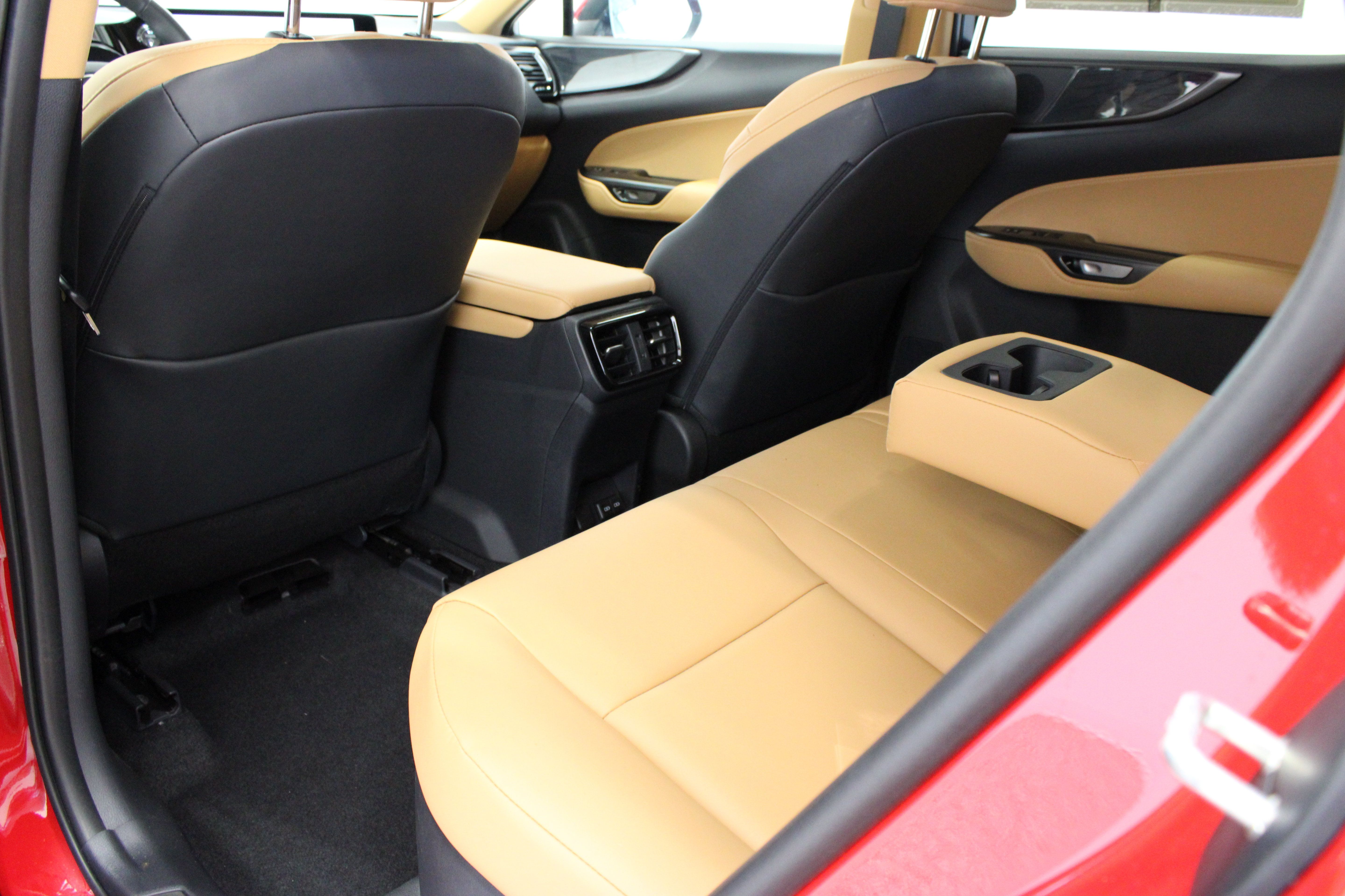 Used 2025 Lexus NX 350h AWD w/ Cold Area Package image 28