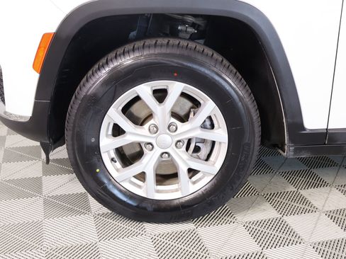 Used 2023 Jeep Grand Cherokee L Limited image 19