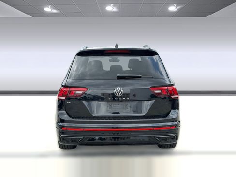 Used 2024 Volkswagen Tiguan SE R-Line image 10