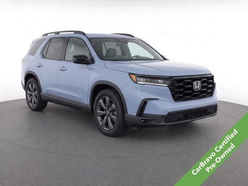 Used 2025 Honda Pilot Sport image 1
