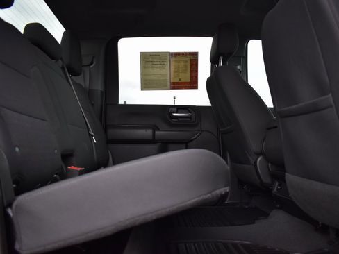 Used 2023 Chevrolet Silverado 2500 Custom w/ Custom Value Package image 9