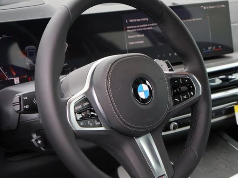 New 2026 BMW X5 xDrive40i w/ M Sport Package AWD/4WD image 4