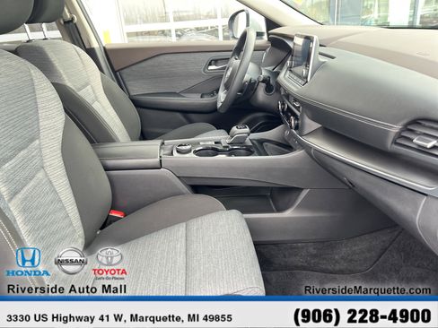 Used 2023 Nissan Rogue SV image 25