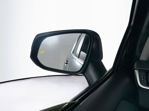 Used 2019 Toyota RAV4 XLE Premium image 16