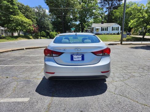 Used 2014 Hyundai Elantra SE w/ Option Group 02 FWD image 13