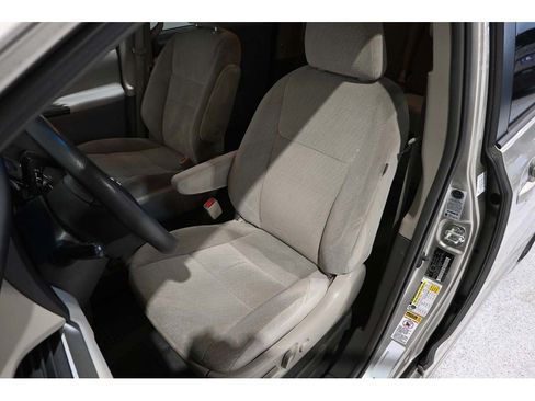 Used 2015 Toyota Sienna LE FWD image 14
