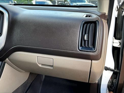 Used 2017 GMC Canyon SLT w/ Driver Alert Package image 19