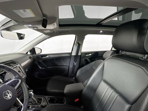 Used 2022 Volkswagen Tiguan SE AWD/4WD image 21