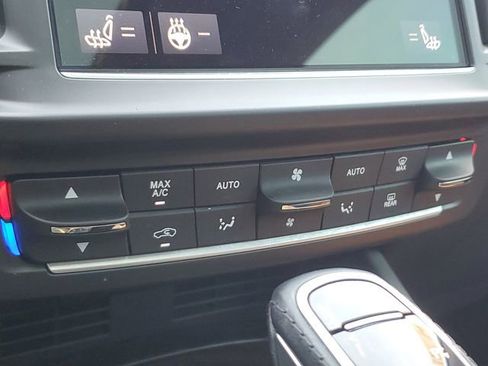 Used 2022 Maserati Levante GT AWD/4WD image 19
