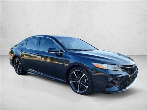 Used 2020 Toyota Camry XSE FWD image 3