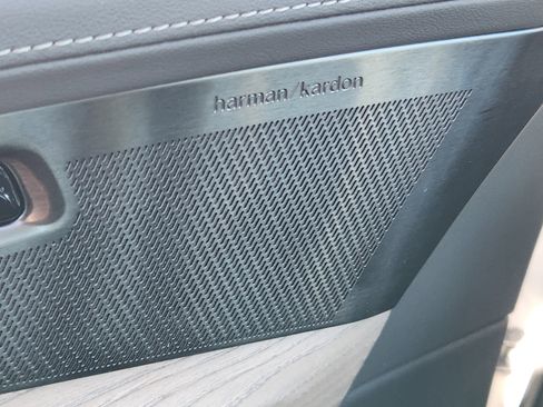 New 2025 Volvo XC90 T8 Plus w/ Protection Package image 21