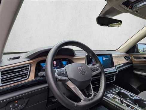 Used 2024 Volkswagen Atlas SE image 10
