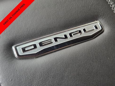 Used 2025 GMC Yukon XL Denali image 32