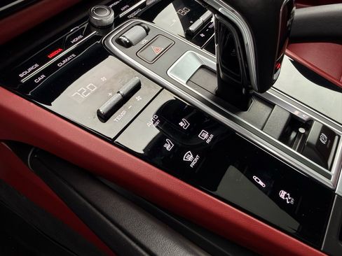 Used 2022 Porsche Cayenne Coupe image 58