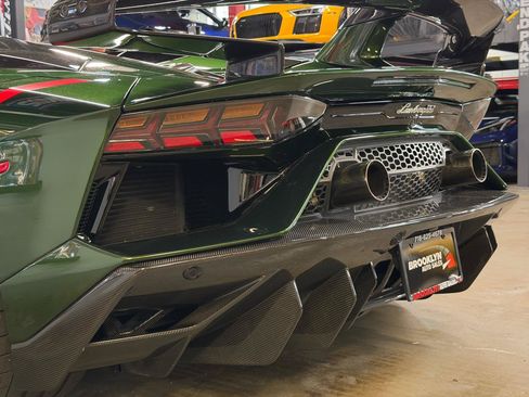 Used 2021 Lamborghini Aventador SVJ AWD/4WD image 29